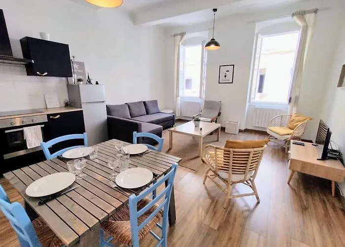 50Sqm In Old Port 2 Bedrooms Apartment 6 Max