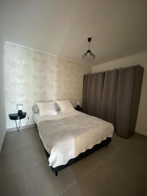 Rez De Jardin Vue Apartment