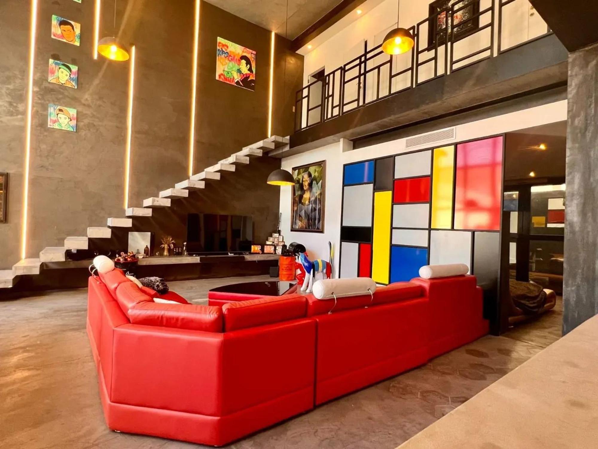 Elegante A Avec Grande Piscine Privee