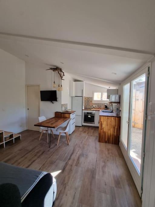 Maison Au Calme Proche Calanques Hébergement de vacances *