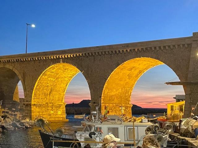 Sur La Corniche Marseilles