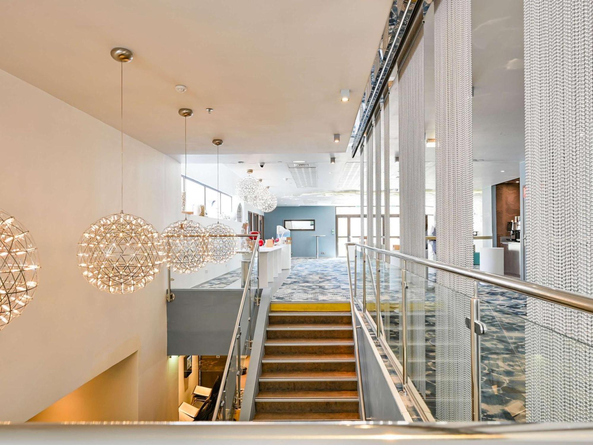 Mercure Centre Vieux Port Hotel 4*