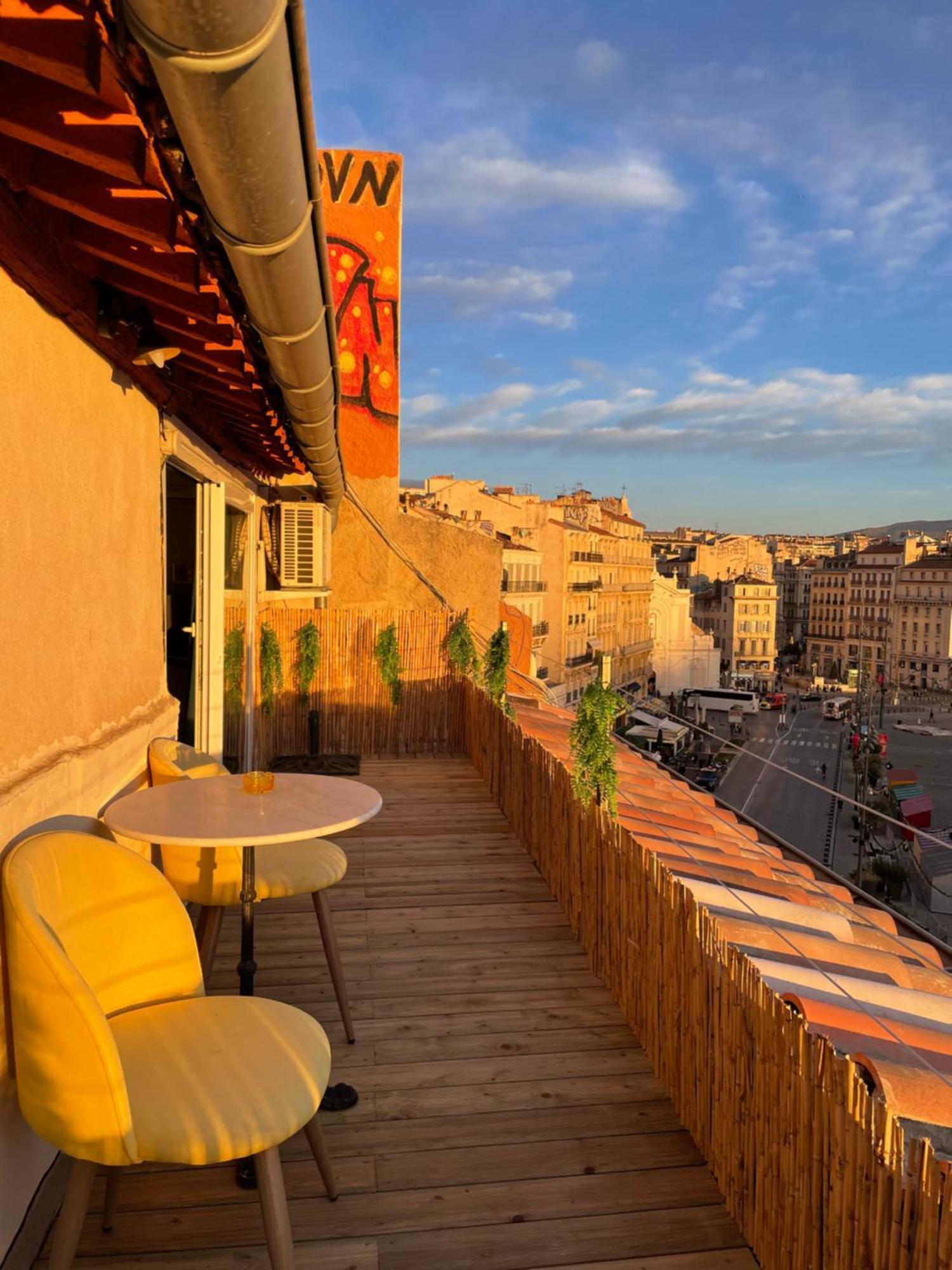 Auberge de jeunesse Vue Imprenable Vieux-port Et Notre Dame *