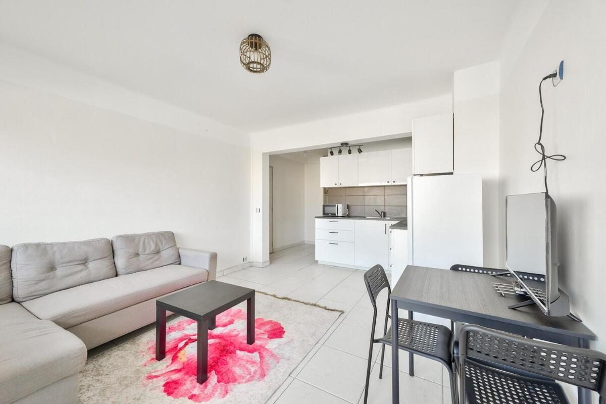 T3 Avec Balcon Proche De La Place Castellane Apartment Marseilles