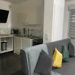 Gk2Night, Appartement Avec Parking Sous Sol Gratuit