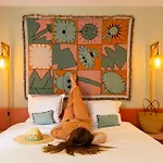 Hotel 96