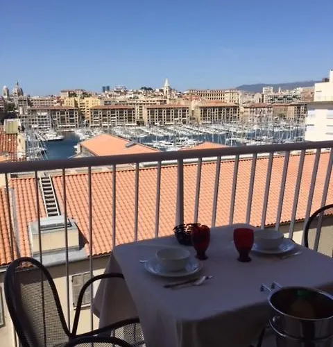 Suite privée du balcon du vieux port Marseille