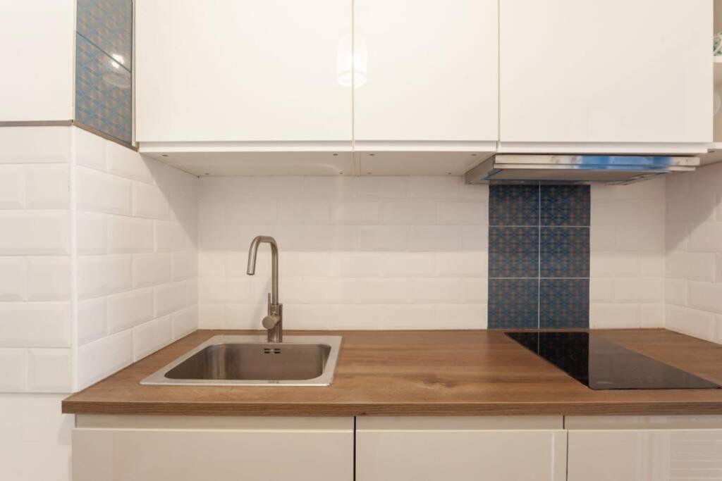 Appartement Magnifique Studio Avec Balcon-vieux Port-panier *