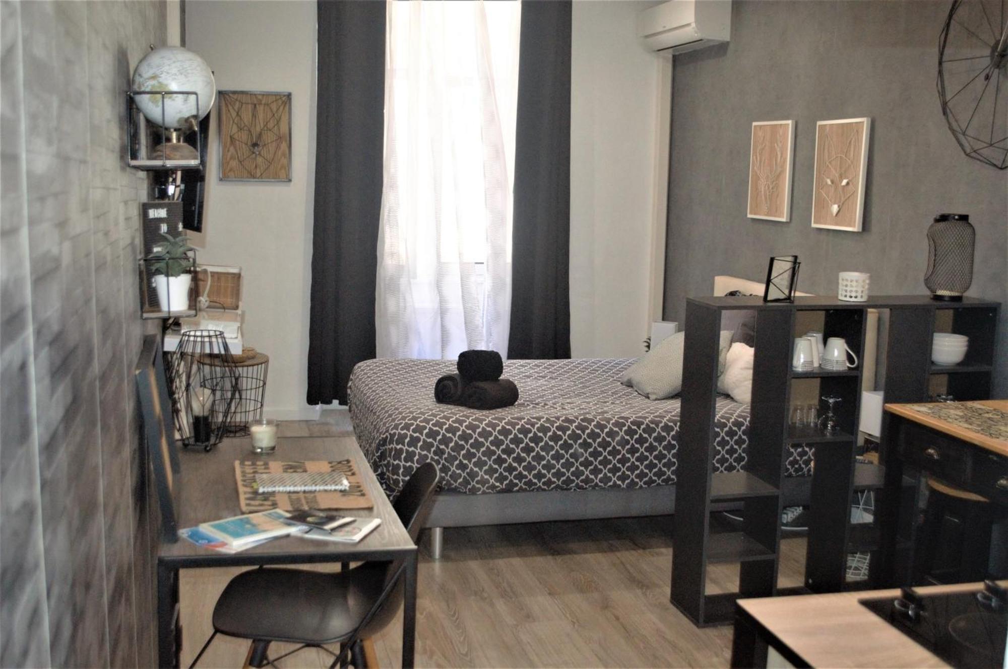 Studio Industriel De Steenia Vieux Port Apartment Marseille