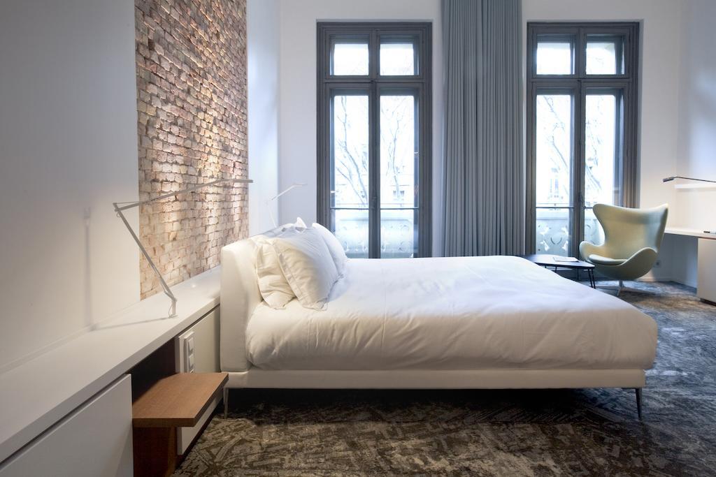 C2 Hotel