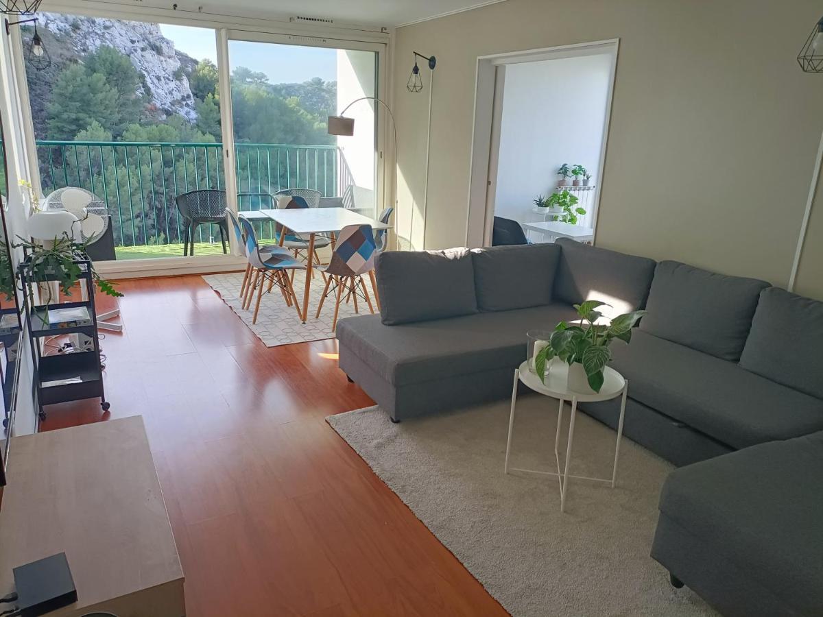 **** Roy D Espagne, Up To 7 People, View In Safe ****