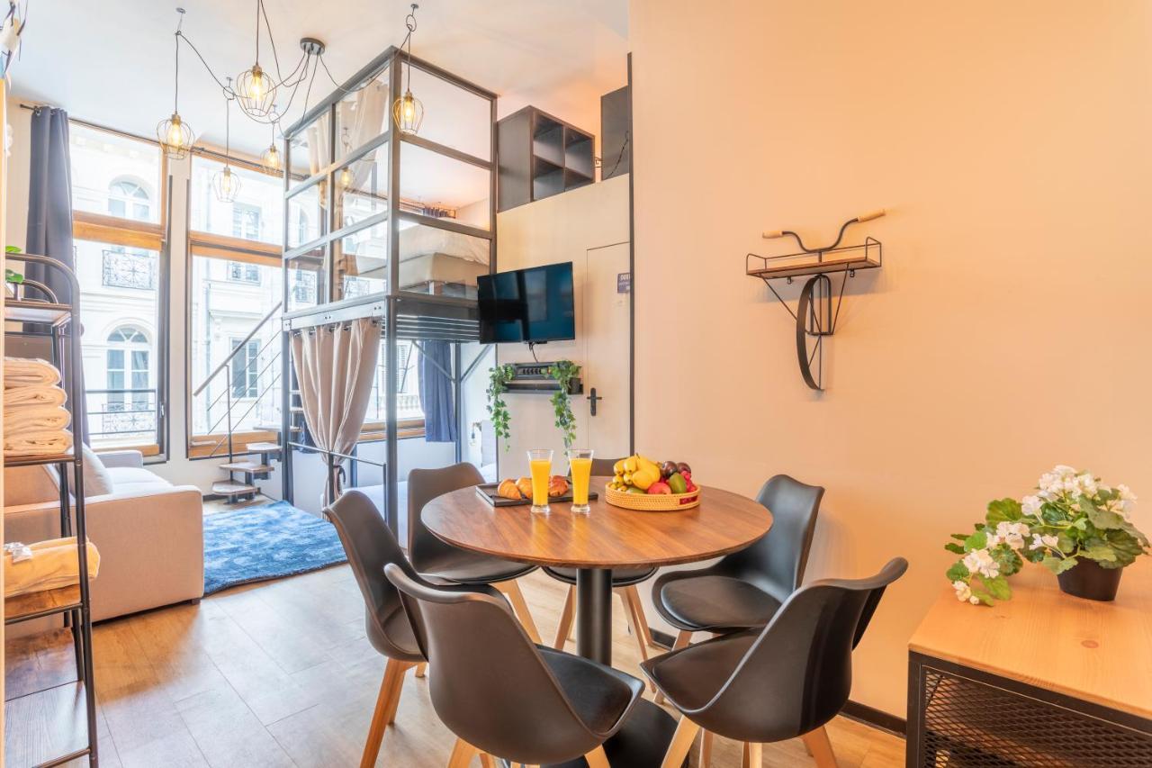 Adira Resid'marseille Vieux-port 2 Etoiles * Marseilles