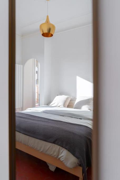 Superbe Appart, Central, Petit Balcon & Vue Place *
