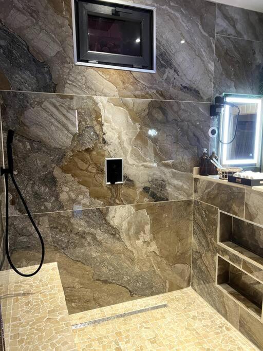 Krystalisya Privatif Sauna Jacuzzi Siege Massant * Marseilles