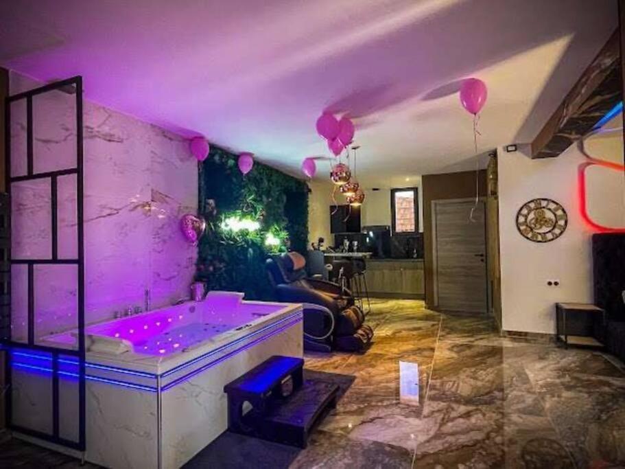 Krystalisya Privatif Sauna Jacuzzi Siege Massant * Marseilles