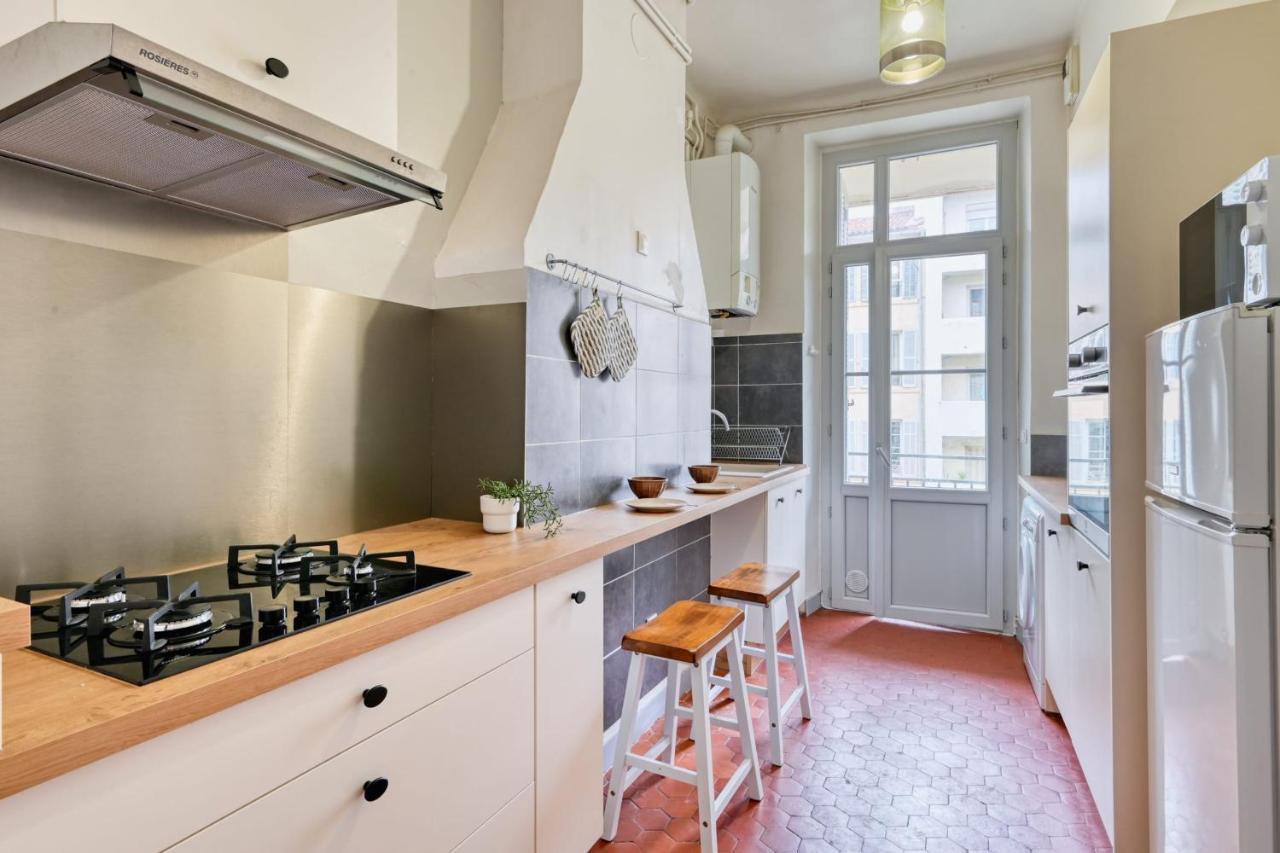 Appartement Cosy Situe A 100m Des Plages Et De La Spendide Corniche *