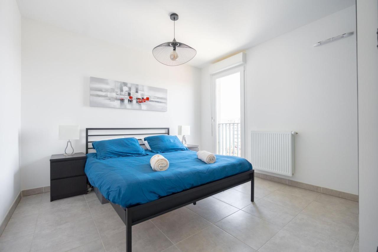 Apartment T2 Entre Plage Et Centre Ville-terrasse/parking Marseilles