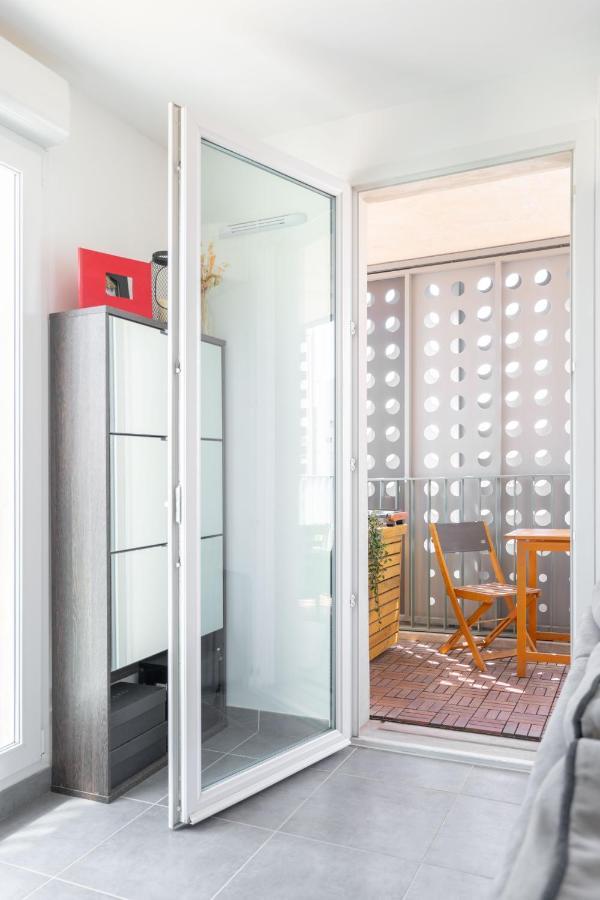 Apartment T2 Entre Plage Et Centre Ville-terrasse/parking