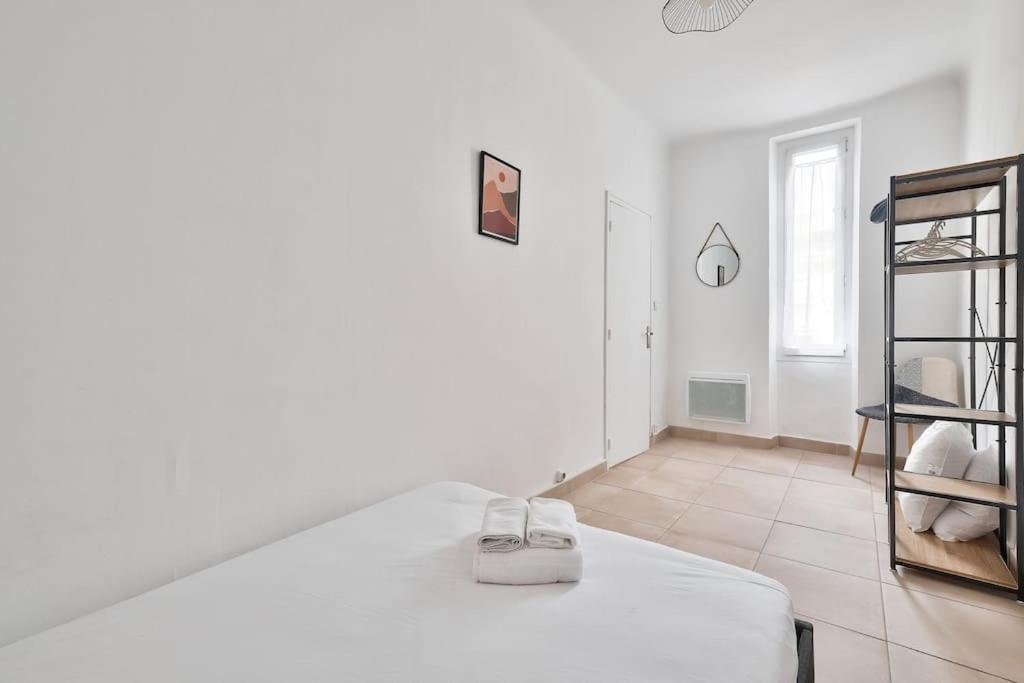 Magnificent 3-bedroom In Apartment *