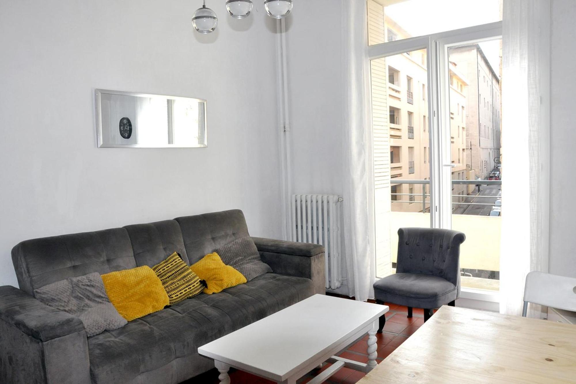 Appartement Bright Close To Centre