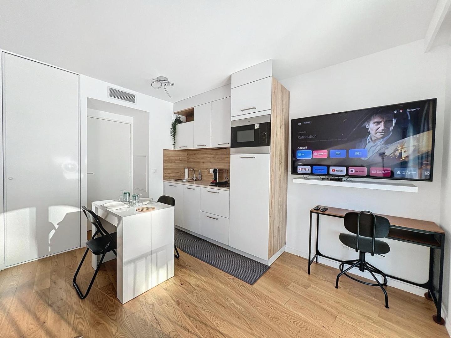 Apartment La Porte Bleue - High Standing & Vue Mer - Les Freres De La Loc' Marseilles