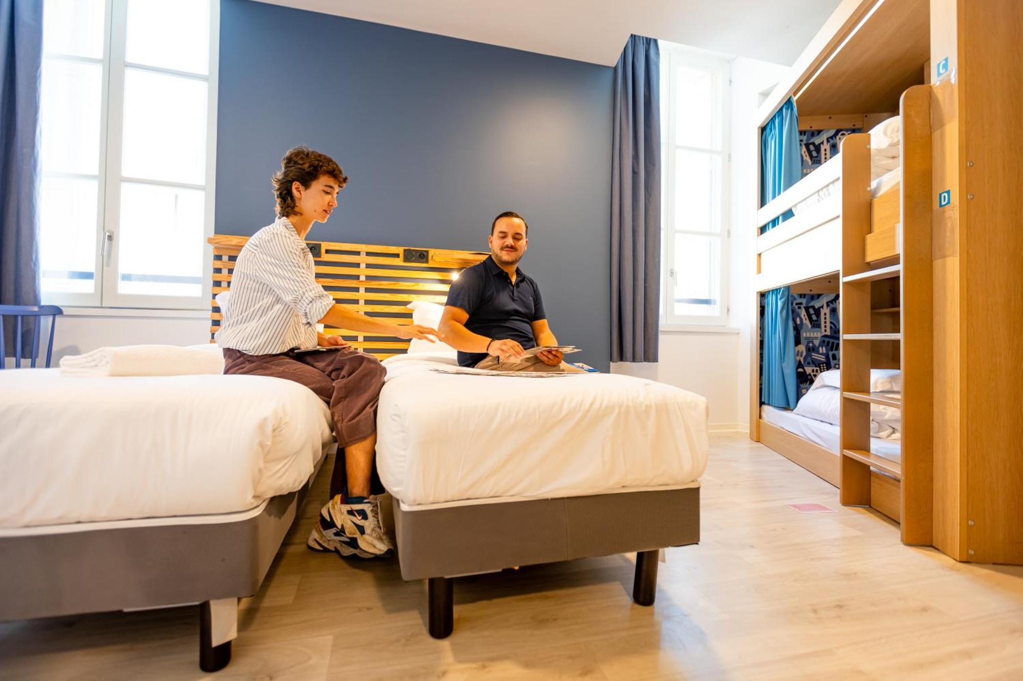 Auberge de jeunesse The People - *