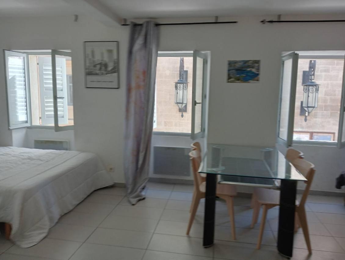 Apartment T1 Vieux Port Opera Marseilles