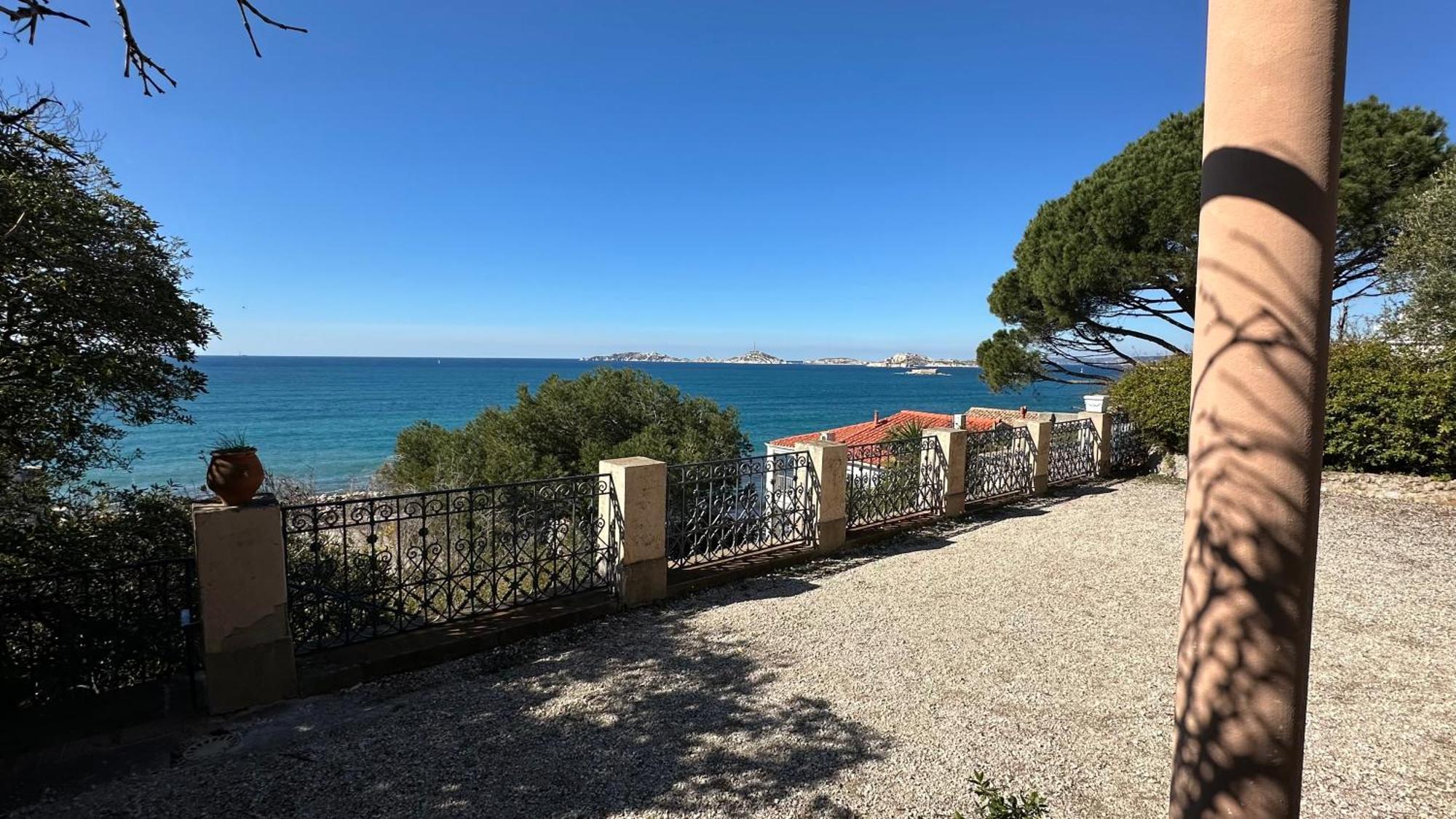 Valentine, Vue Panoramique Sur La Et Les Iles, Corniche Kennedy,