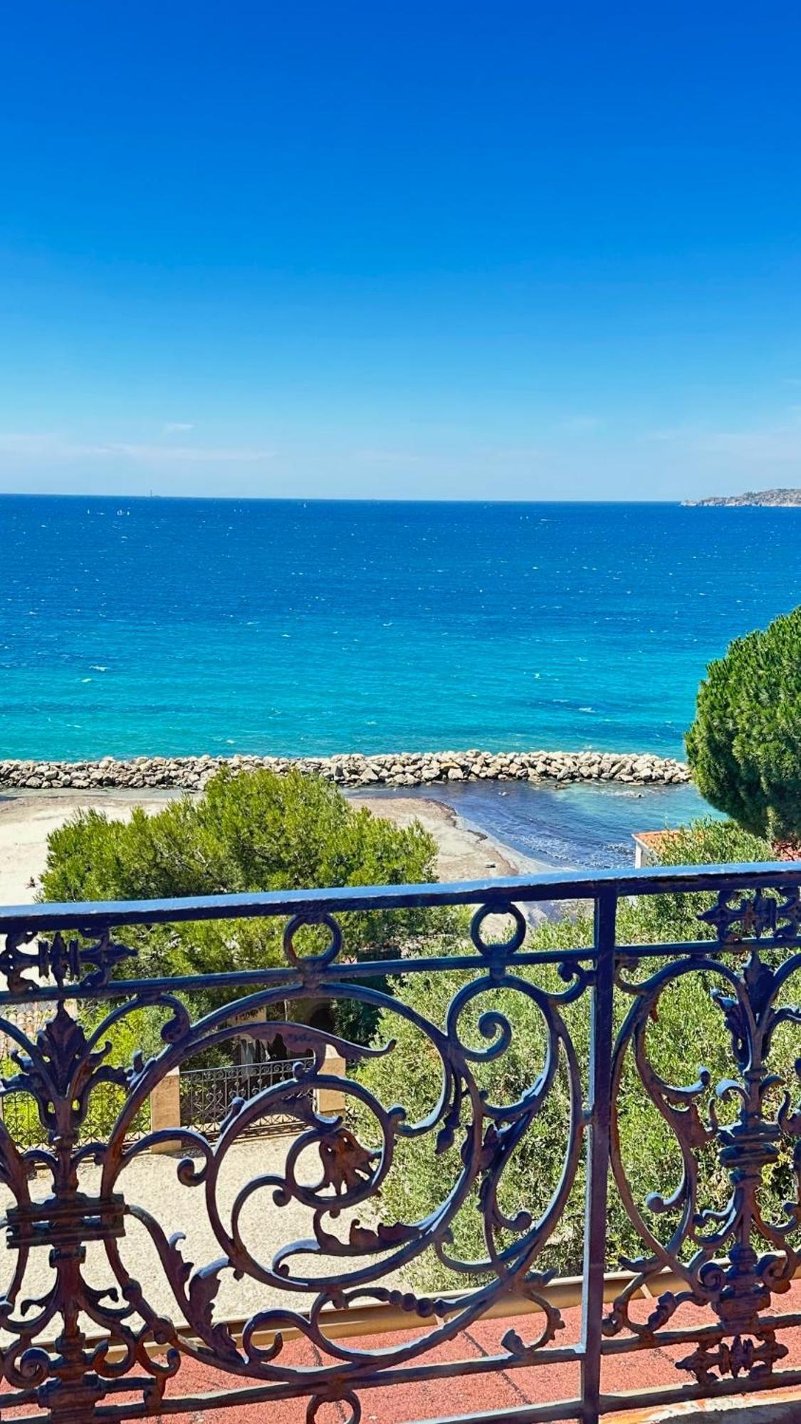 Valentine, Vue Panoramique Sur La Et Les Iles, Corniche Kennedy, Marseilles