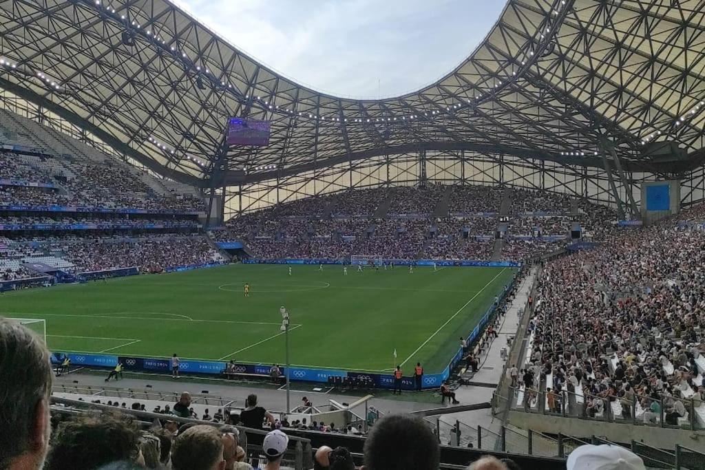 4 Pieces A Pres Du Velodrome * Marseilles