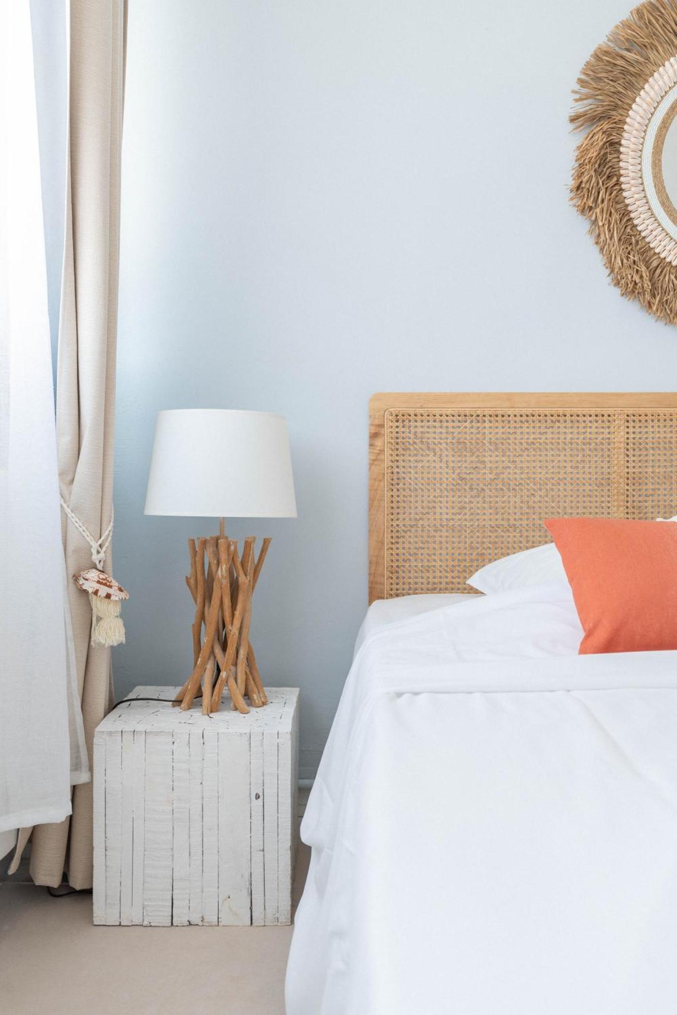 Serenity Escape - Sea View & Sunset Apartment