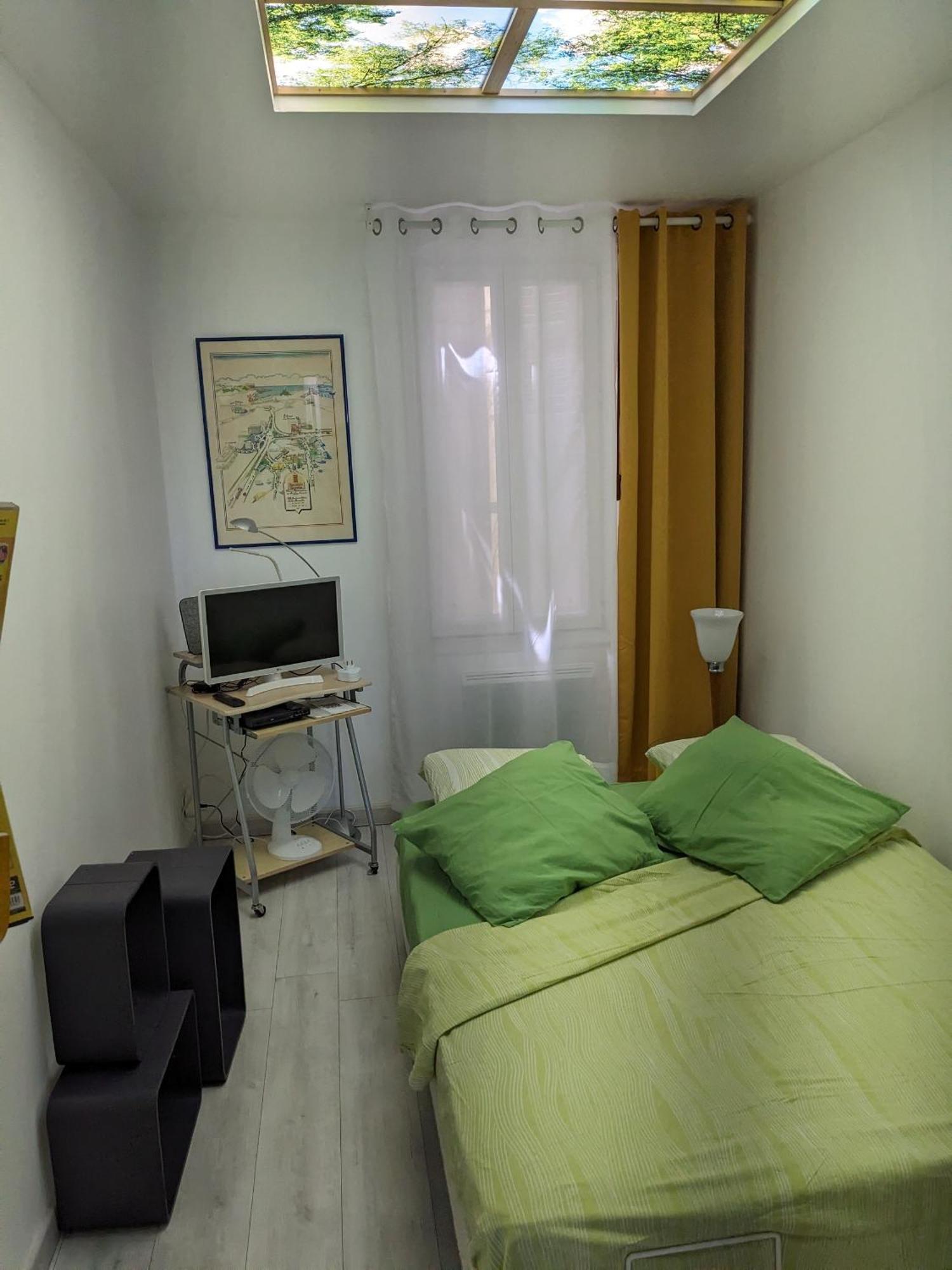 Joli T2 Meuble De 20 M² Situee A 2 Minutes A Pied Du Metro Marseille