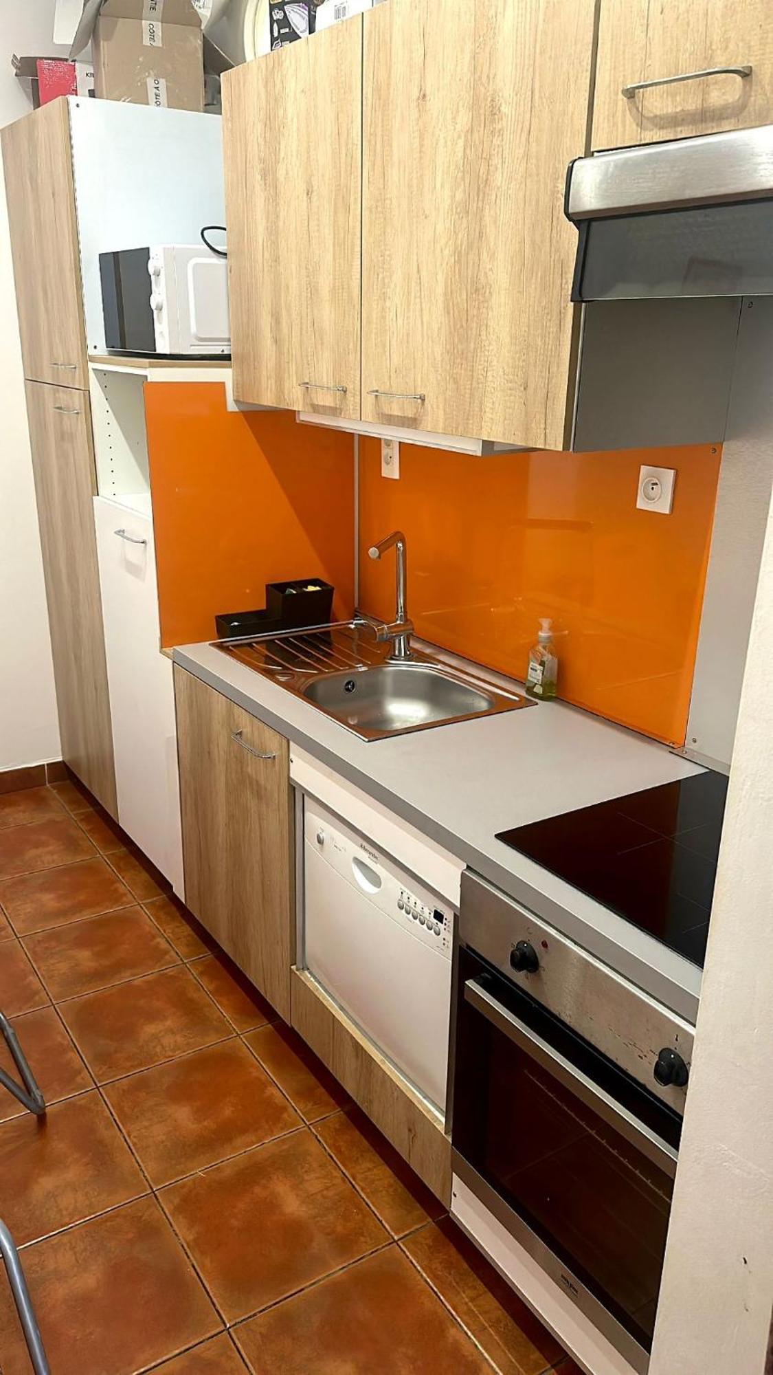 Flc-gd 4p -clim- Box Extra 1 Car St Charles Apartment Marseilles