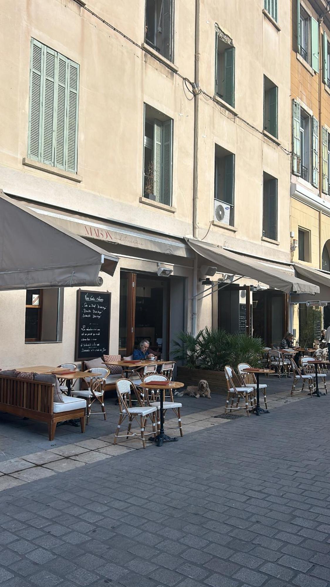 Apartment Place Aux Huiles
