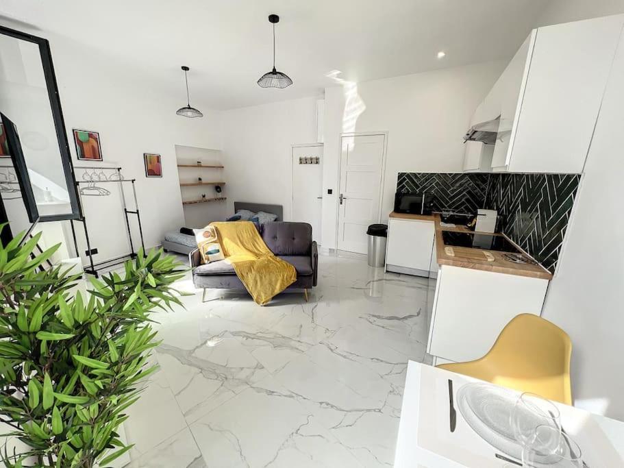 Appartement Marseille, Vieux-port , Noailles, Grand *
