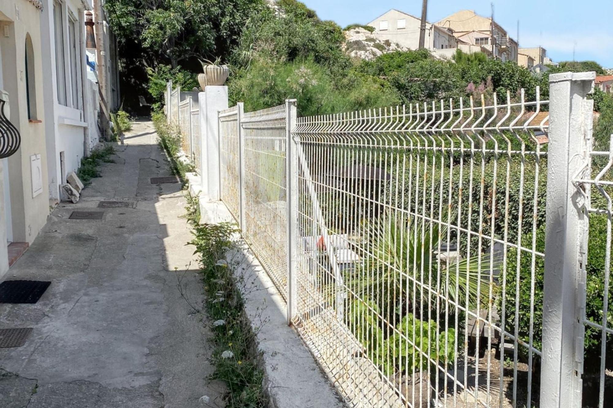 Maison Chaleureuse Au Coeur Des Calanques De + Jardin. Ferienhaus Marseilles
