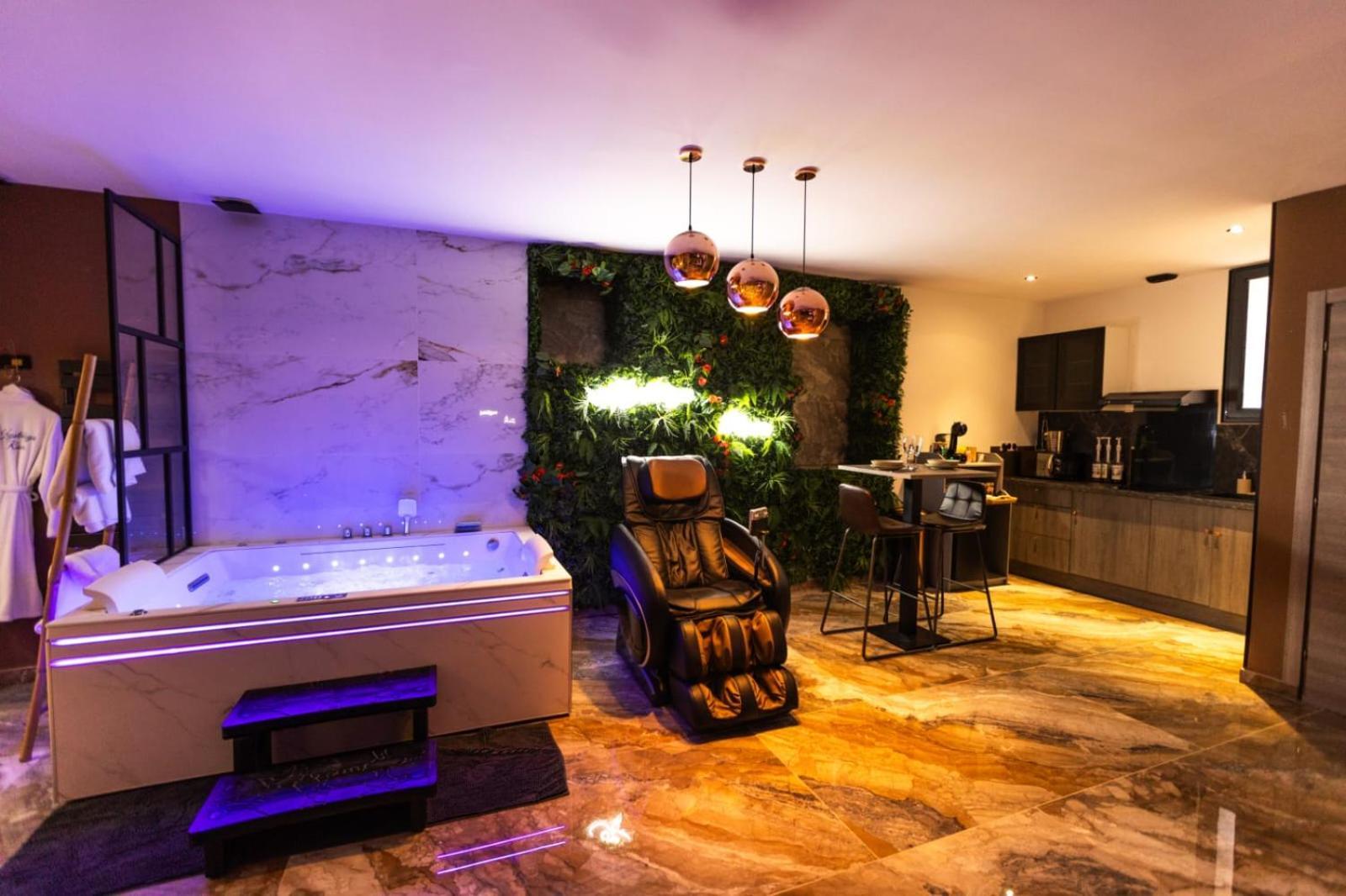Krystalisya Privatif Sauna Jacuzzi Siege Massant * Marseilles