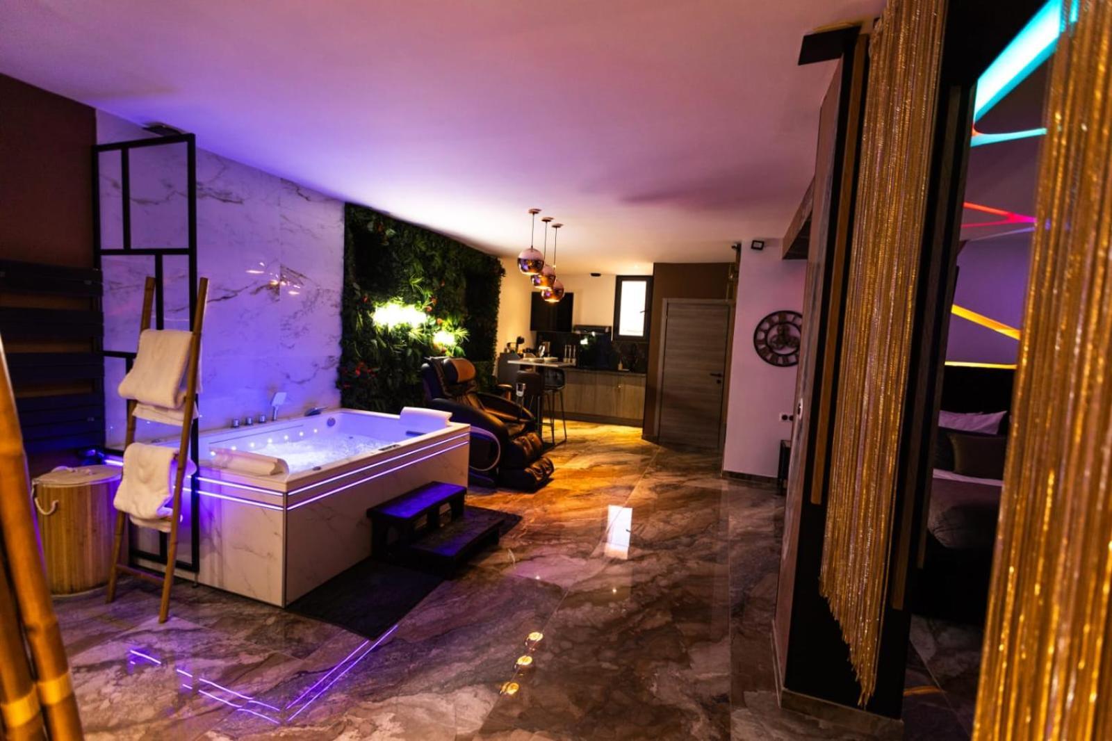 Krystalisya Privatif Sauna Jacuzzi Siege Massant Marseilles