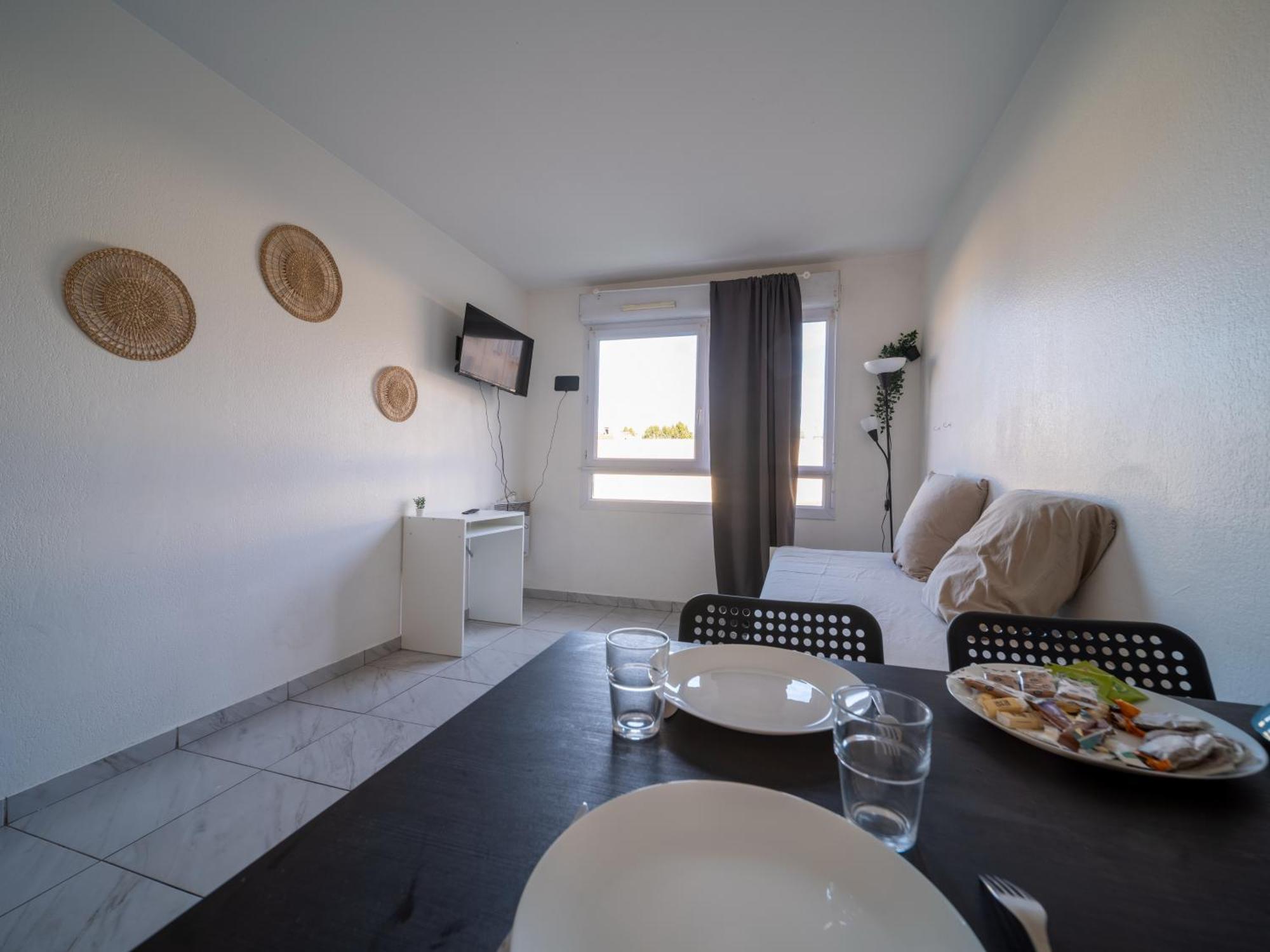 Equipe Avec Parking A 6min A Pied De La Gare St Charles Appartement Marseille