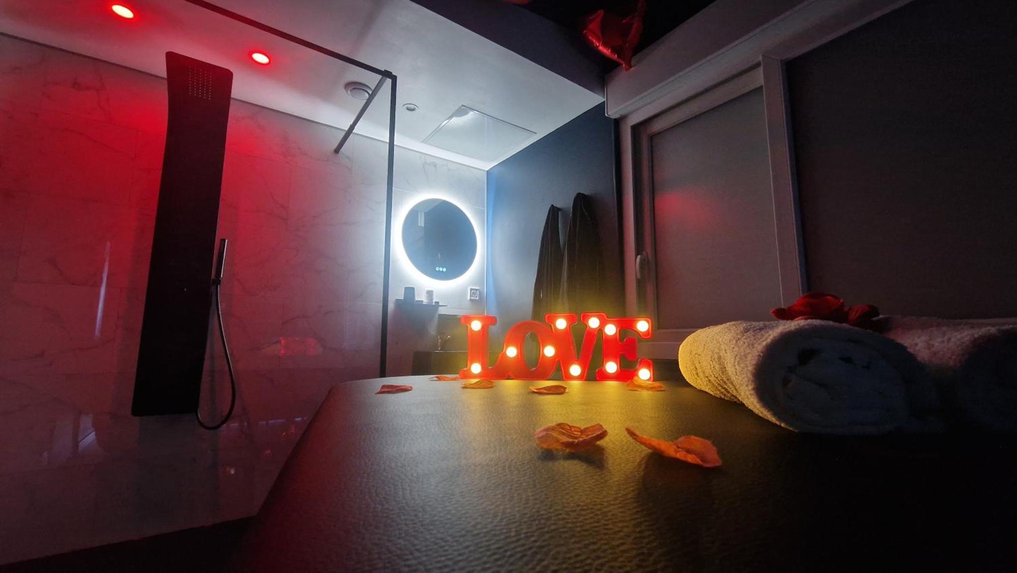 Liebeshotel La -