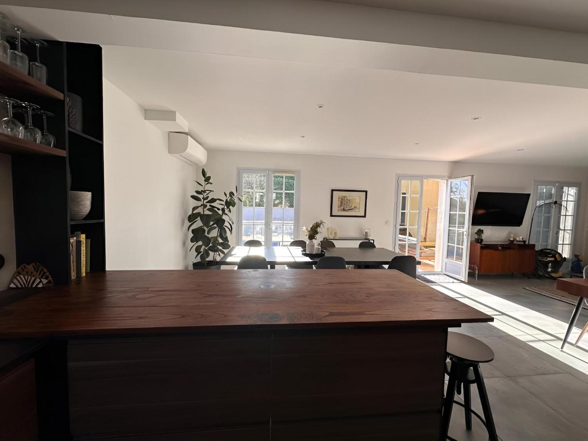 Beautiful Family House With Garden And Pool In A Quiet Area