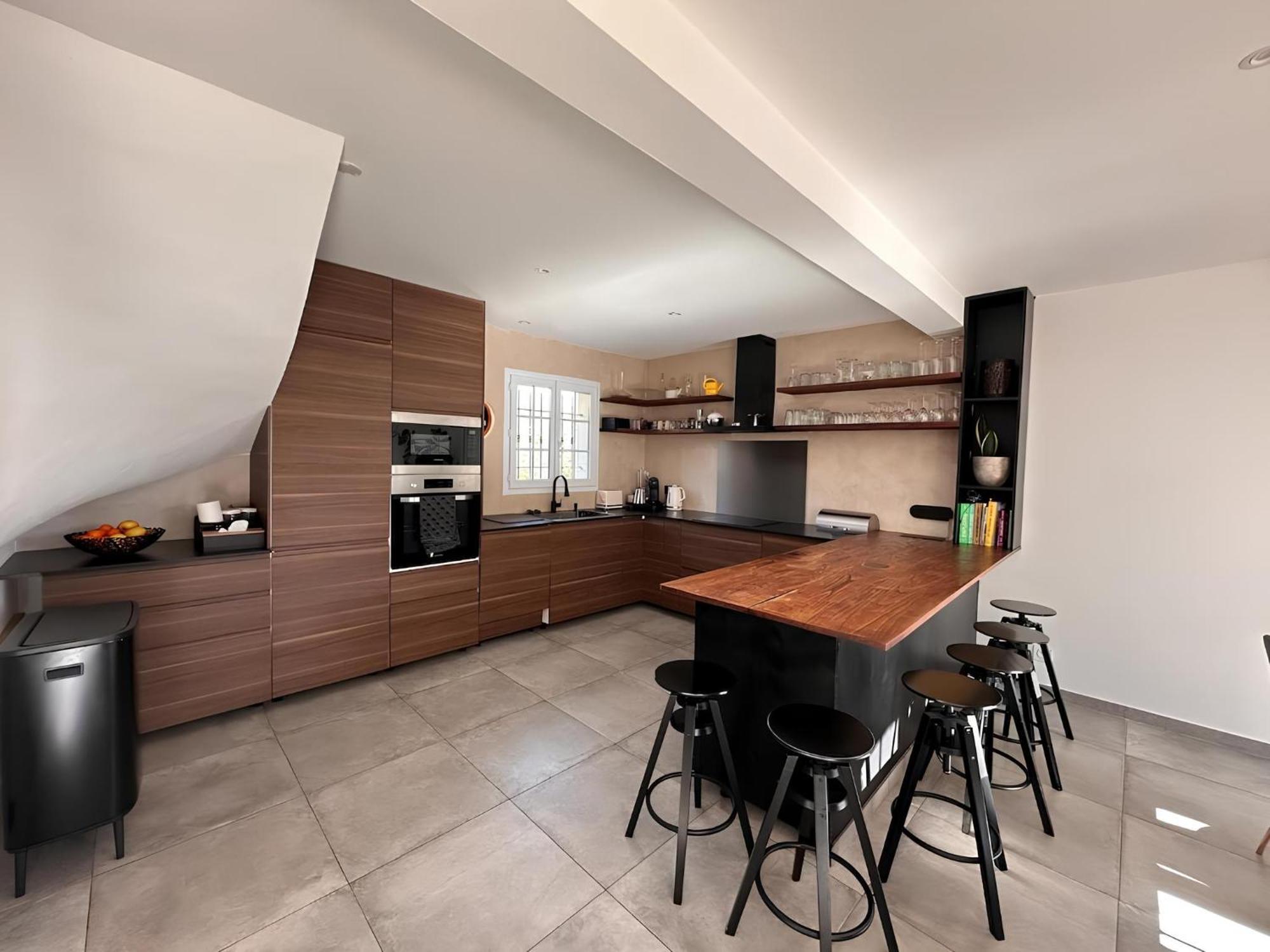 Villa Beautiful Family House With Garden And Pool In A Quiet Area *