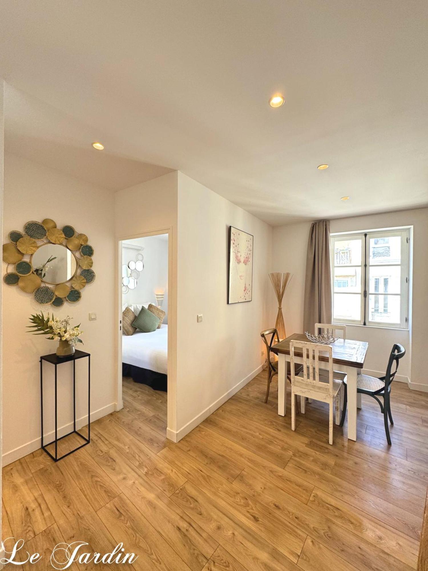Appart hôtel Du Vieux Port 4*