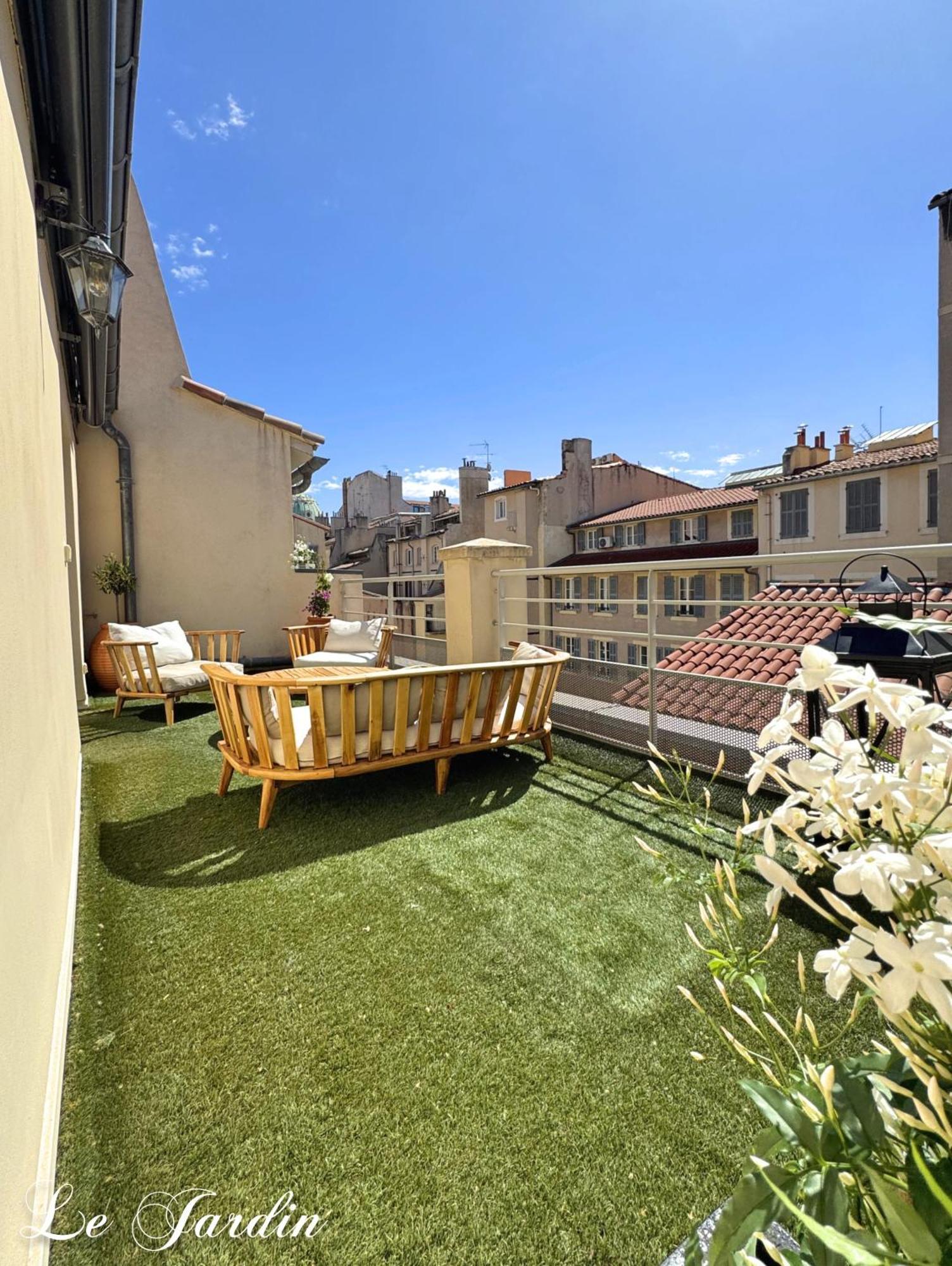 Appart hôtel Du Vieux Port 4*