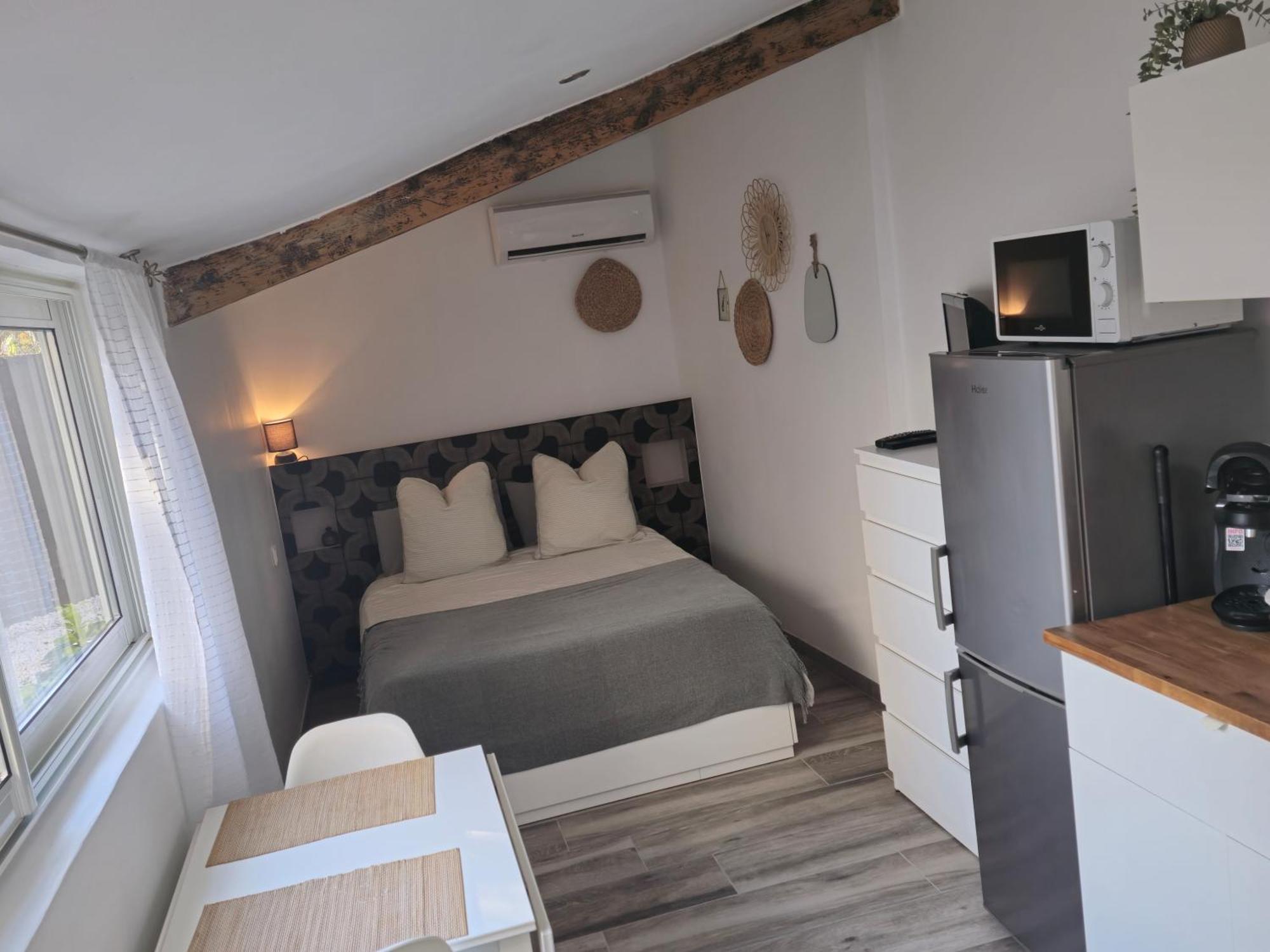 Studio-valentine Climatisee Avec Piscine Chauffee Apartment Marseilles