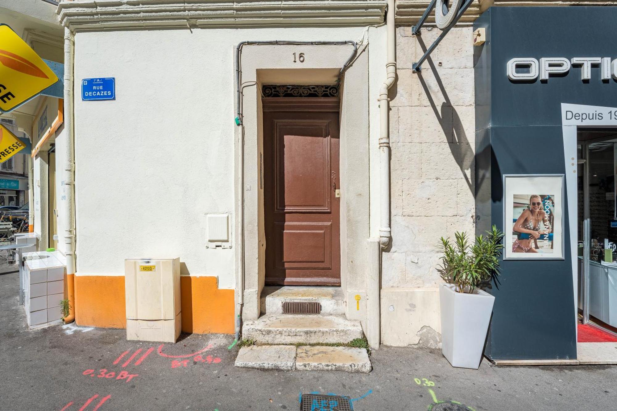 Apartment Lumineux Au Coeur De Avec Balcon Prive Marseilles