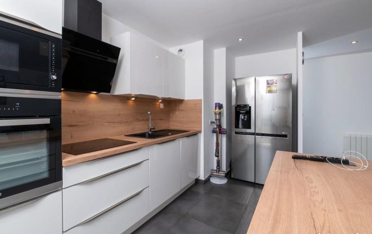 Large And Beautiful With Panoramic Sea Views Appartement *