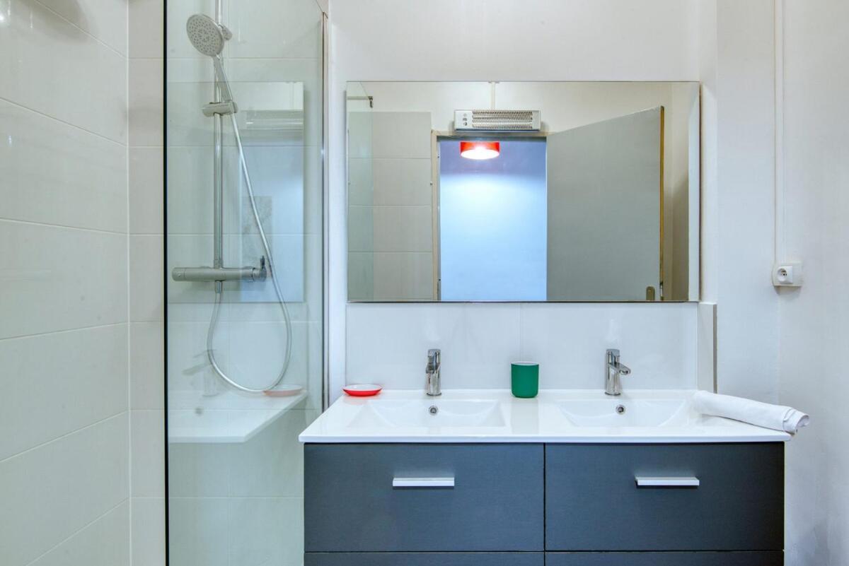 Grand T5 De 103 M2 Au Bd Guigou Avec 4 Balcons *