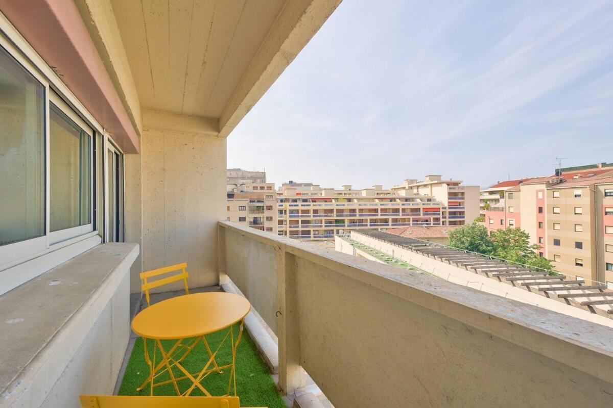 T3 Avec Balcon Proche De La Place Castellane * Marseilles