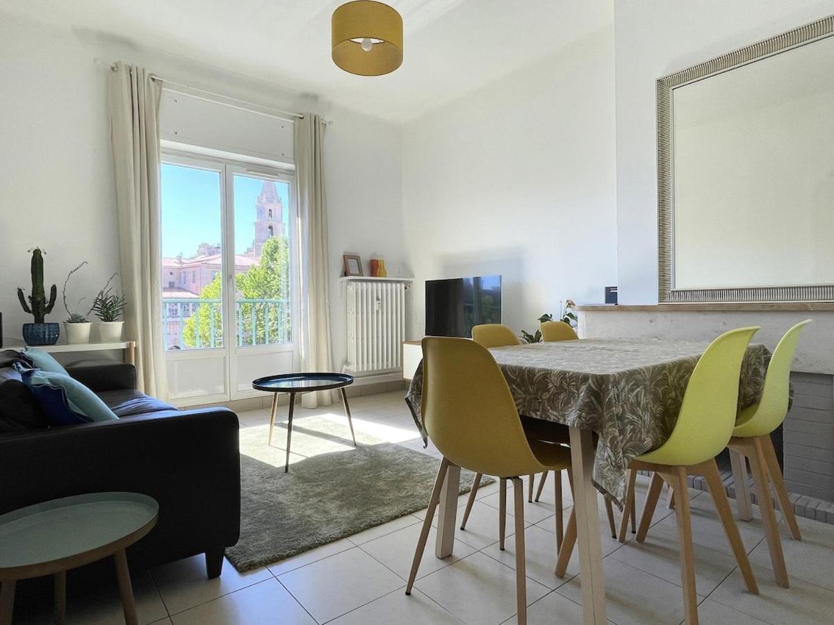 Bright 2 Bedroom Old Port - De Area Apartment Marseilles